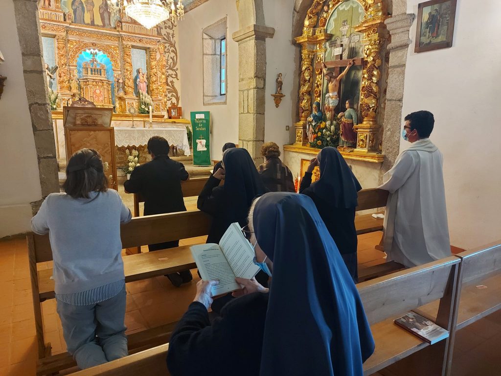 A comunidade das Servas Franciscanas 
iniciou no mês de junho uma nova experiência pastoral.